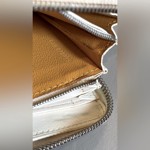 Goyard White Goyardine Matignon GM Wallet - Picture 7 of 10